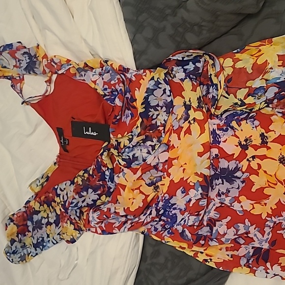 Lulu's Maxi Dress Brand New - Picture 2 of 4